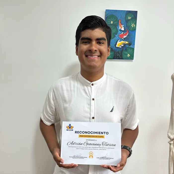 Adrián Geovanny Tutiven, Cupo en Medicina — Universidad de Guayaquil